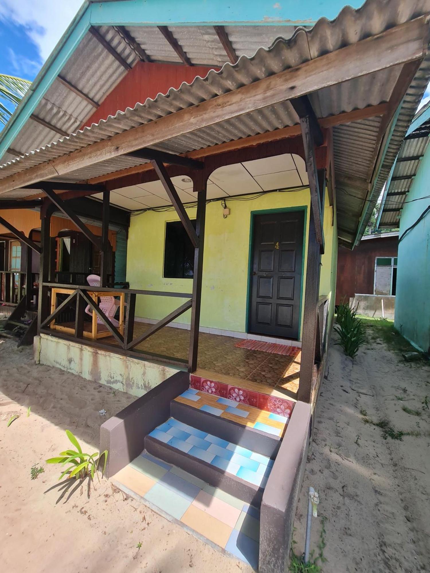 Rainbow Tioman Cottage Kampong Juara Екстер'єр фото