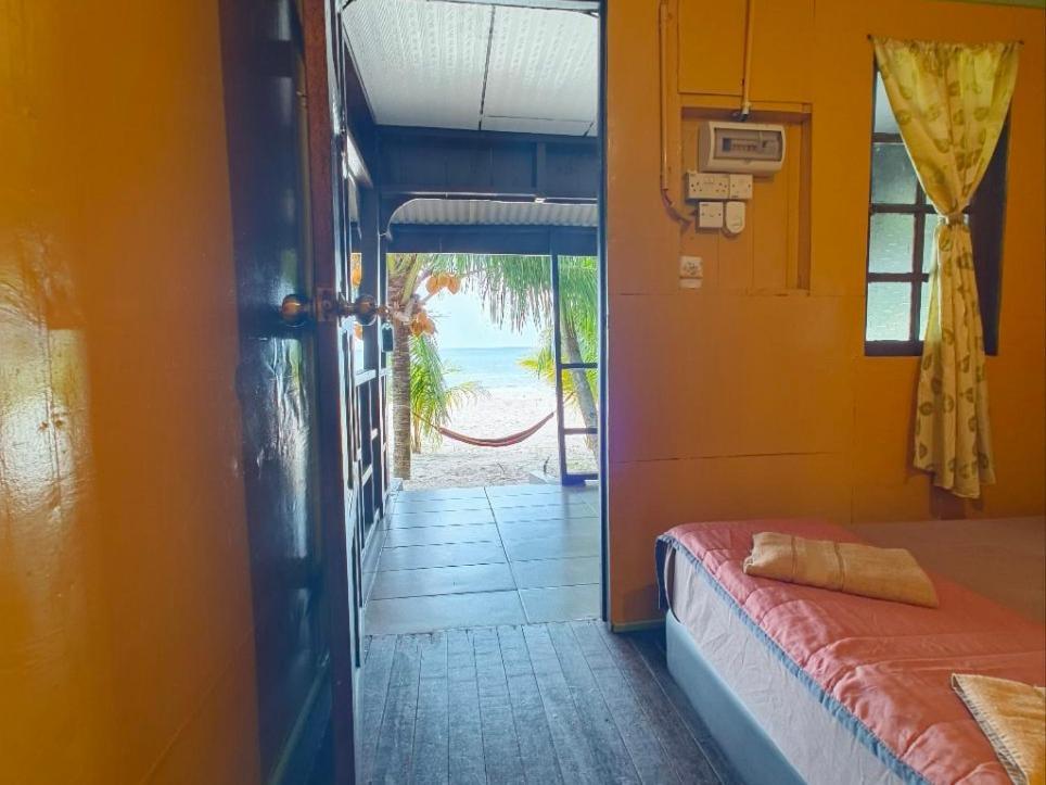 Rainbow Tioman Cottage Kampong Juara Екстер'єр фото